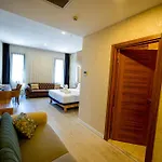 Isnova Airport 4*