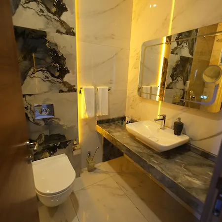 מלון Isnova Airport 4*