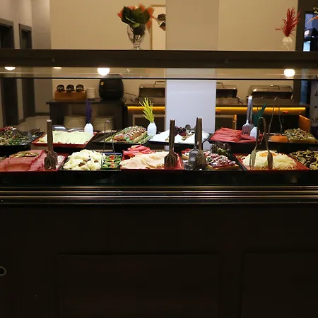 מלון Isnova Airport אנטליה