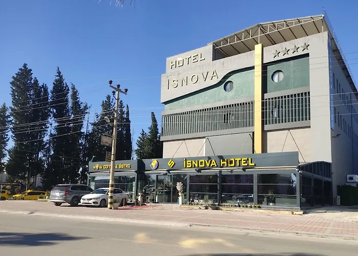 Hotel Isnova Airport