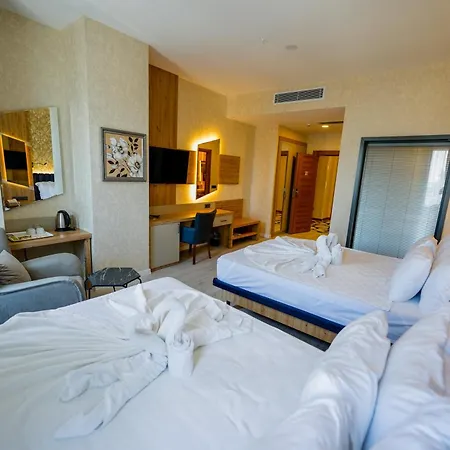 Hotel Isnova Airport 4*