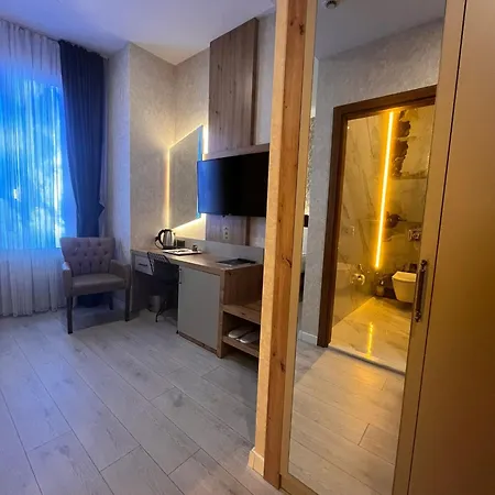 Isnova Airport ホテル 4*