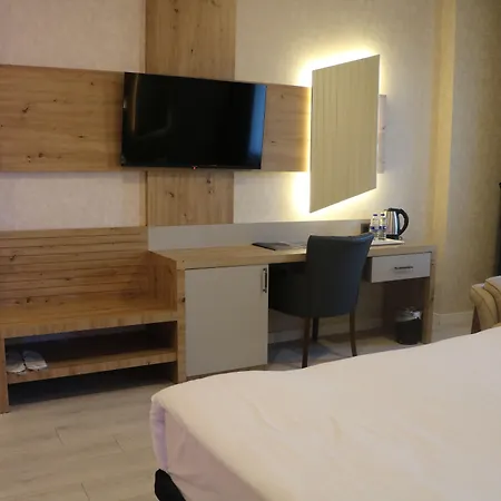 Isnova Airport ホテル 4*