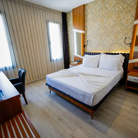 Isnova Airport ホテル 4*